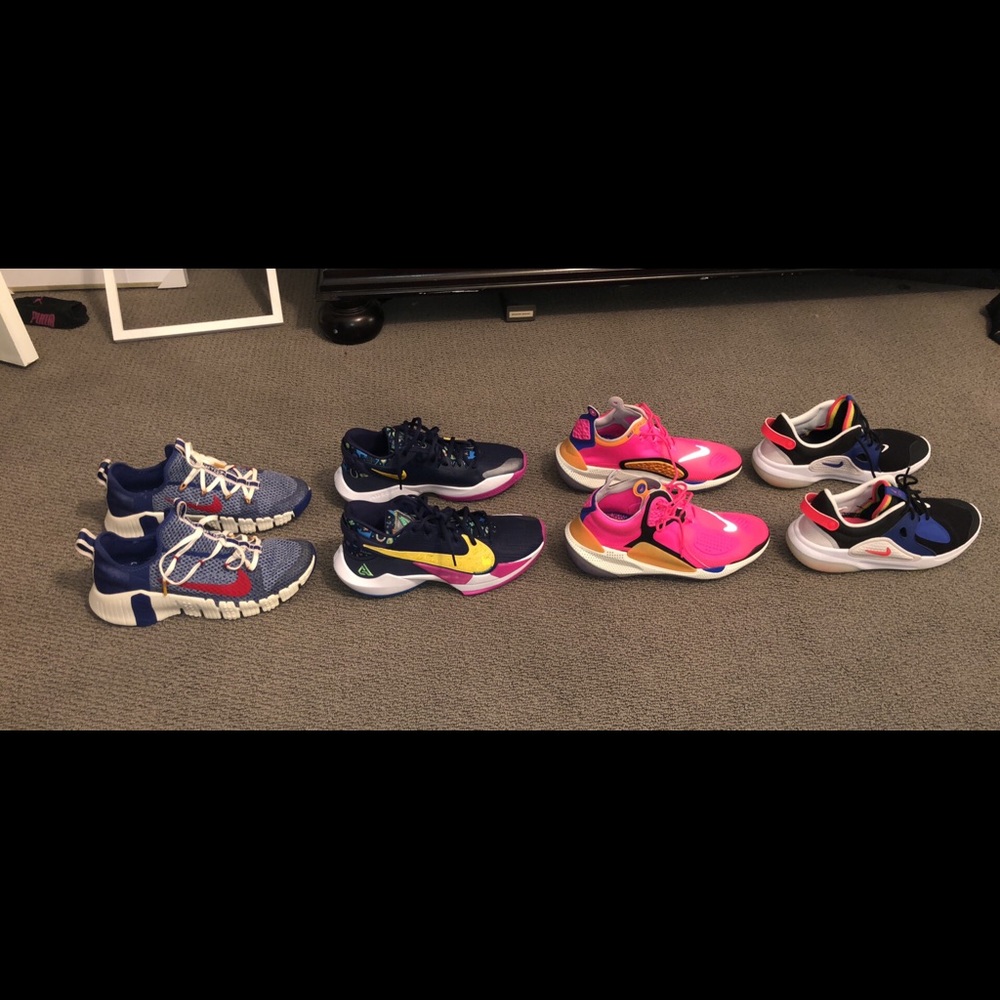 Men’s Nikes Size 10